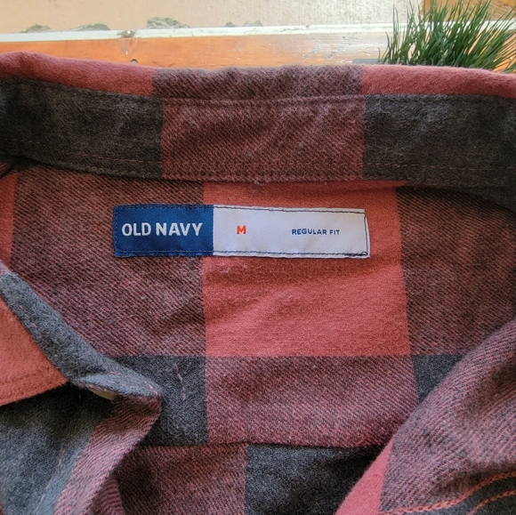 4 - Button ups - Picture 2 of 8